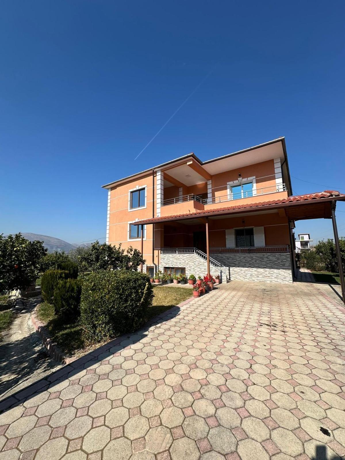 Harmony Villa Берат Екстериор снимка