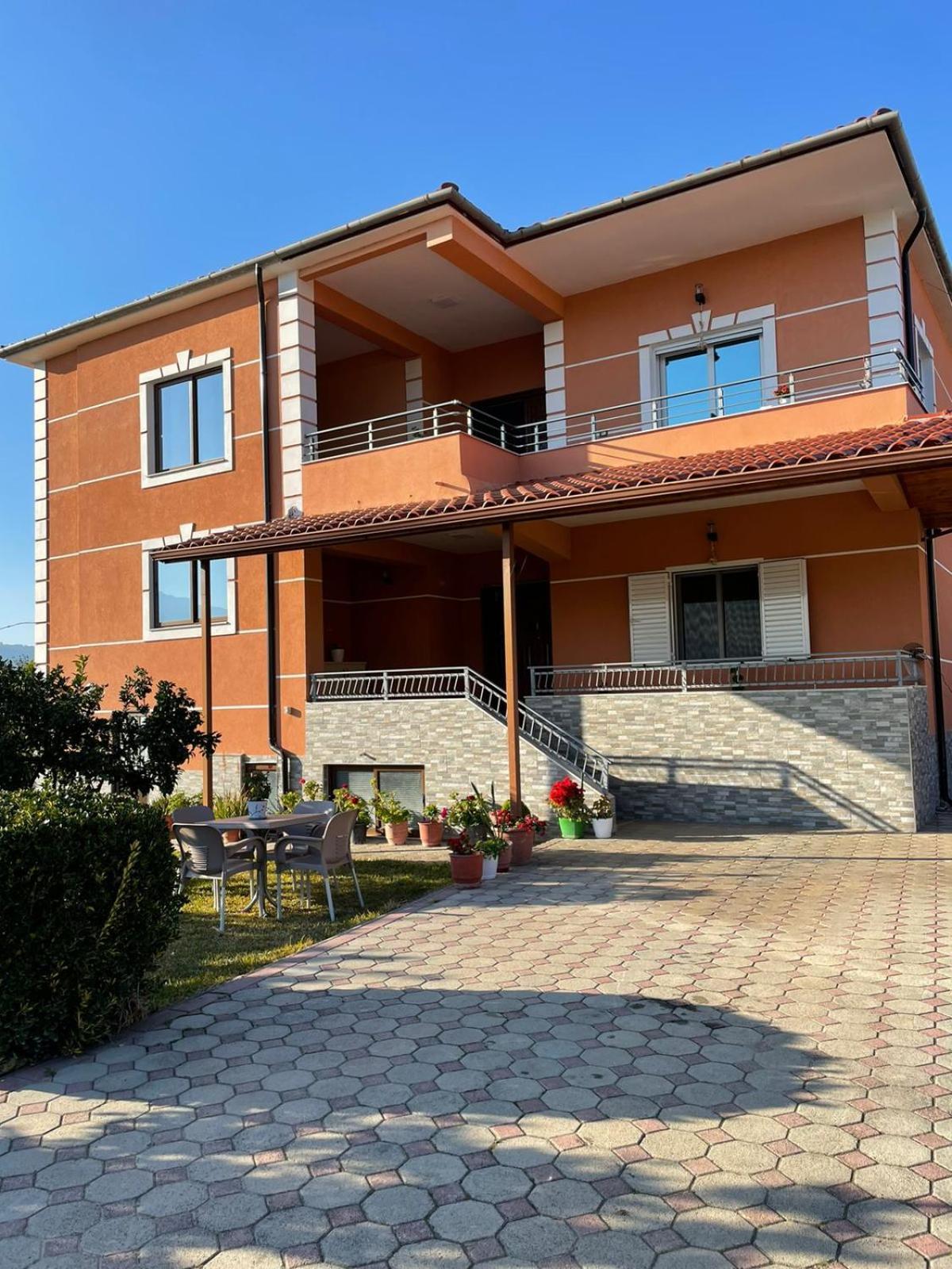 Harmony Villa Берат Екстериор снимка